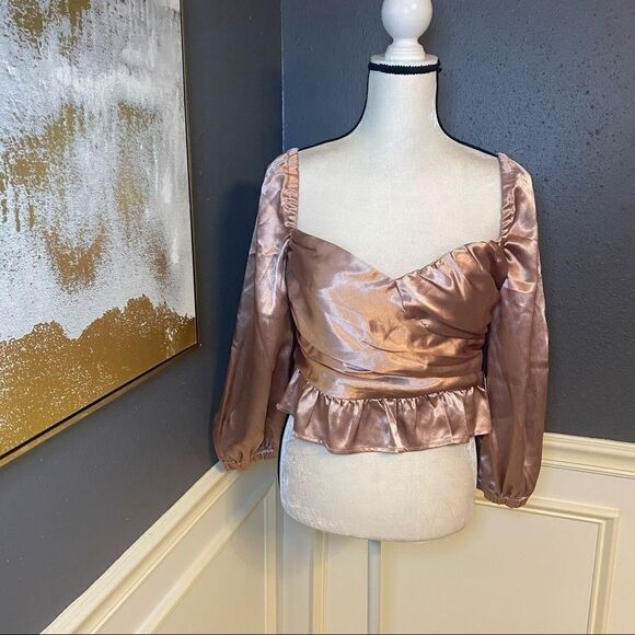 MAJORELLE Julia Satin Crop Top - Picture 4 of 9